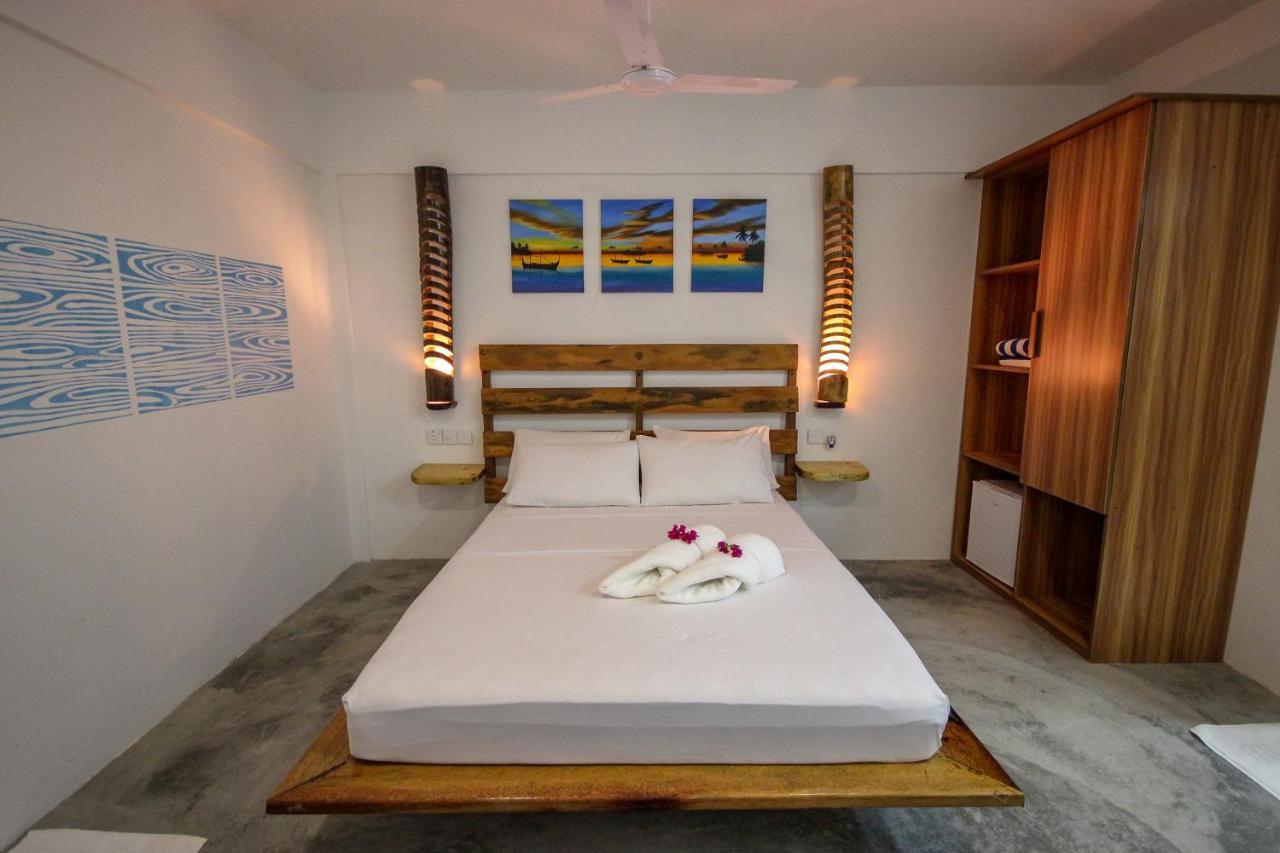 Island Break Hotel Fulidhoo Exterior photo